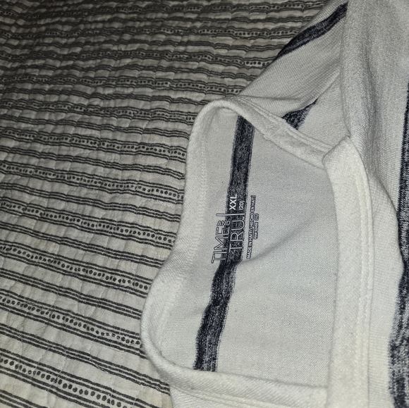 Women's Time and Tru xxl top - Picture 2 of 4